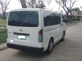 Toyota HIACE Commuter 2014 diesel Almost Brand new-8