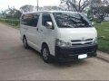 Toyota HIACE Commuter 2014 diesel Almost Brand new-9