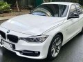 Bmw 328i Sport Line 20tkms AT 2014 -0