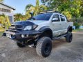 For sale 2010 Toyota Hilux g 4x4 Manual transmission Diesel-0