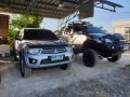 For sale 2010 Toyota Hilux g 4x4 Manual transmission Diesel-9