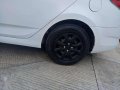 Hyundai Accent Crystal White Manual Transmission 2014-5