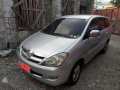 Selling Toyota Innova G 2005 MT -1