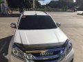2017 Isuzu Mu-x 4x2 ls 3.0 TD, Silky Pearl White-3