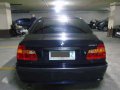 2004 BMW 318i Dark Blue Sedan Very Low Mileage Pristine Condition-6