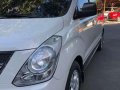 2010 HYUNDAI Starex gold a/t FOR SALE-3