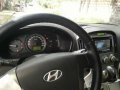 Hyundai Grand Starex gold 2011 for sale -6