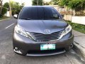 Toyota Sienna 2011 XLE AT Captain Seats Top Line-10