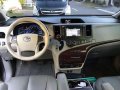 Toyota Sienna 2011 XLE AT Captain Seats Top Line-4