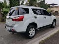 Isuzu MUX 2016 3.0 LS-A Automatic Casa Maintained-6