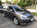 Toyota Sienna 2011 XLE AT Captain Seats Top Line-8