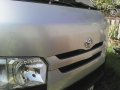 SELLING TOYOTA Hiace van commuter 2015-3
