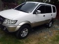 Isuzu Crosswind XUV 2.5L 2012 AutomaticTransmission-2