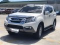 2016 Isuzu Mux LSA 30Liter Diesel Automatic-9