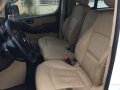 2009 Hyundai Grand Starex Gold top of the line -0