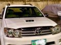 SELLING TOYOTA FORTUNER 4x4 V 2005-3