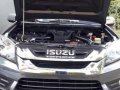 Isuzu Mux 2017 MT Top of the line Manual transmission-10