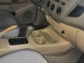 2005 Toyota Hilux 2.4G Automatic Transmission-2