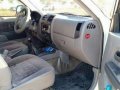 Isuzu Dmax 2004 limited edition manual transmission-3