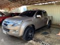 Isuzu Dmax 2014 model AT ash beige-2