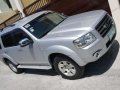 Rush Sale Well maintained Grey Ford Everest 2009.-3