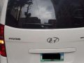 2012 Hyundai Starex 2.5 VGT AT White-2
