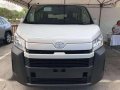 Toyota Hiace Commuter Deluxe 2019-4