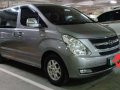 SELLING HYUNDAI Starex crdi automatic 2001-5