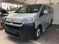Toyota Hiace Commuter Deluxe 2019-5