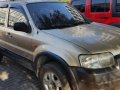 Ford Escape xlt 2004 model gas automatic -0