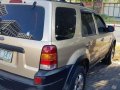 Ford Escape xlt 2004 model gas automatic -1