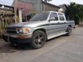 Toyota Hilux 1998 model manual 4x2 for sale-3