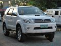 Almost brand new Toyota Fortuner Diesel 2009 -0