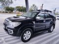  TOYOTA Fortuner V 4x4 Automatic 2010 for sale-0