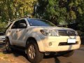 Toyota Fortuner G 4x2 2.5 2011 Model Automatic Transmission-2