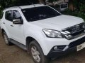 2017 Isuzu MUX LSA MT for sale-1