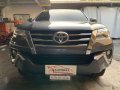 2016 Toyota Fortuner V 4x4 AT top of the line-3