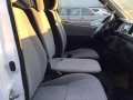 2016 Toyota Hiace 3.0 GL Grandia MT Pearl White-4