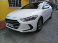 Hyundai Elantra MT 2017 for sale-8