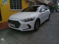Hyundai Elantra MT 2017 for sale-5