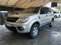 Toyota Fortuner V 2005 for sale-8