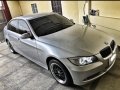 Selling 2nd Hand Bmw 320I 2005 Sedan at 52000 km -0