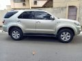 2009 Toyota Fortuner 2.7G for sale-0