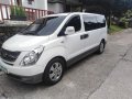 Selling 2nd Hand (Used) Hyundai Starex 2010 Automatic Diesel in Manila-1