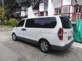 Selling 2nd Hand (Used) Hyundai Starex 2010 Automatic Diesel in Manila-2
