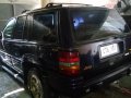 Selling 2nd Hand (Used) Jeep Cherokee 2000 in Quezon City-0