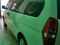 Selling Hyundai Grand Starex 2018 Manual Diesel in Navotas-4