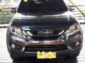 Selling Isuzu Mu-X 2016 Manual Diesel in Manila-8