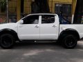 Selling Toyota Hilux 2005 Manual Diesel in Quezon City-11