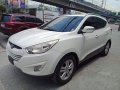 Selling White Hyundai Tucson 2012-6